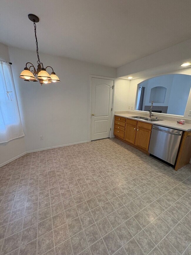 Building Photo - 5050 Rill Valley Way