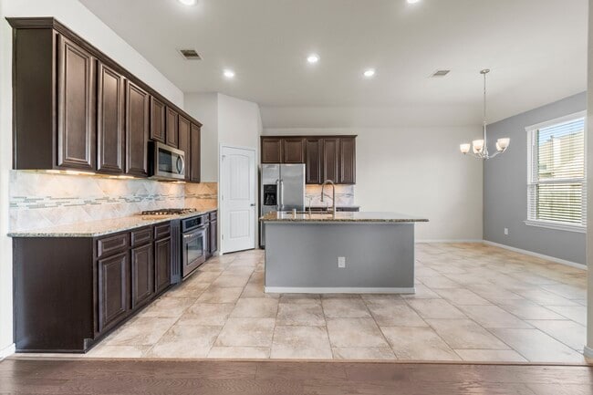 Building Photo - 1535 Heartwood Dr