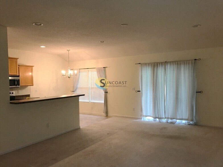 Building Photo - 12060 Hayden Lakes Cir