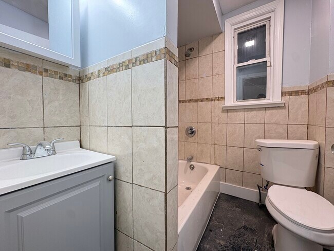 Building Photo - 88 Stegman St