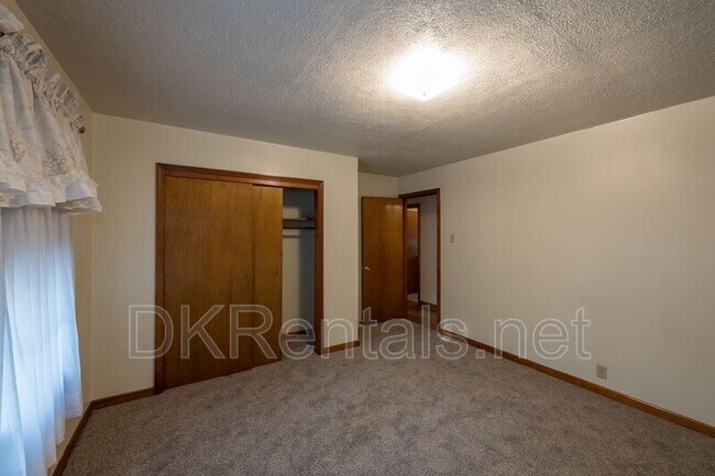 Building Photo - 6822 Wallis Rd