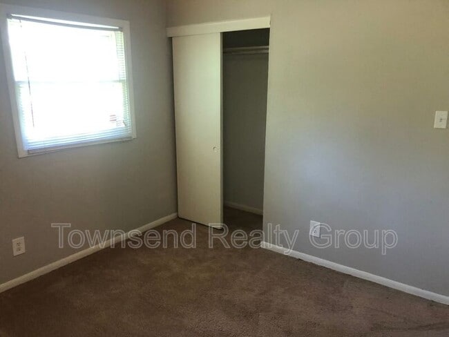 Building Photo - 4601 Somerdale Ln