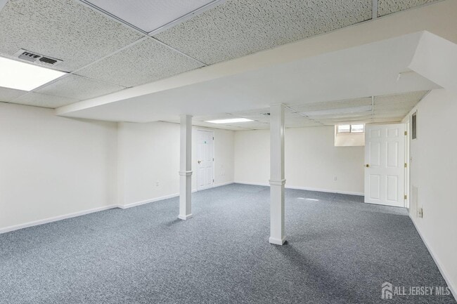 Building Photo - 12 Titus Ln