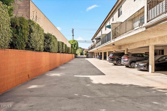 Building Photo - 509 W Duarte Rd