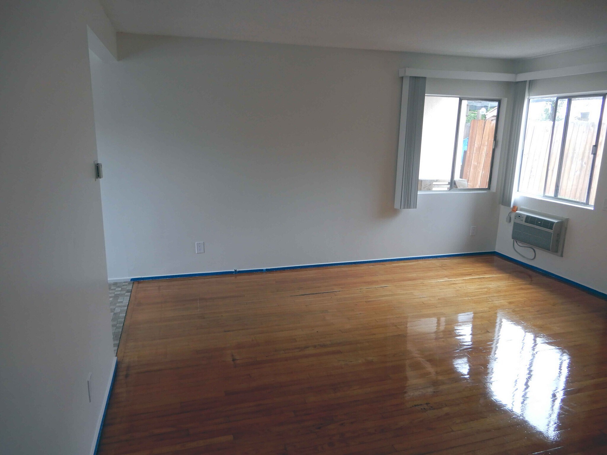 Building Photo - 5326 Lincoln Ave