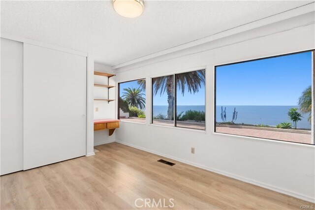 Building Photo - 2105 W Paseo Del Mar