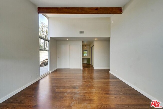 Building Photo - 2755 Carmar Dr