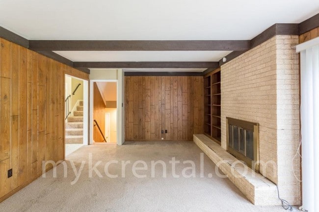 Building Photo - 8414 W 98th St