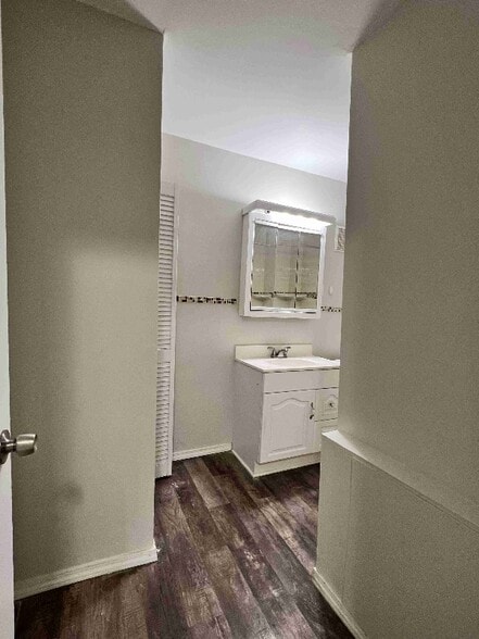 Building Photo - 59 W Mildred Ave