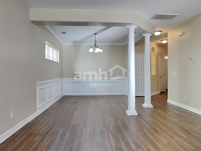 Building Photo - 35 Summer Hill Ct