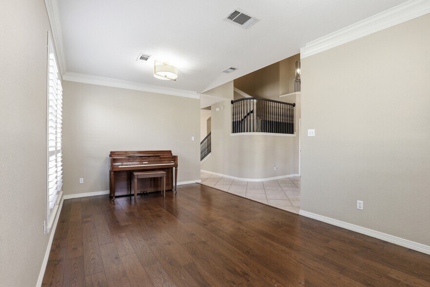 Building Photo - 1101 Countryhill Dr