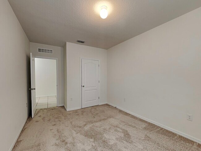 Building Photo - 320 Aberdeen Dr