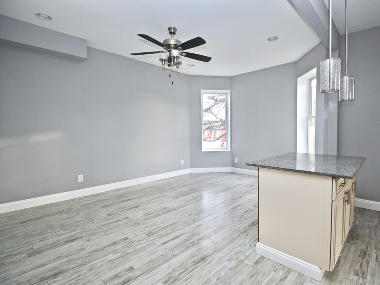 Building Photo - 3526 Vista Ave