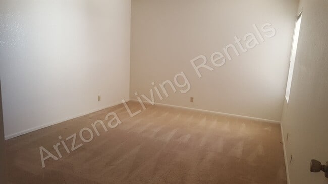 Building Photo - CONDO WITH POOL AND GARAGE