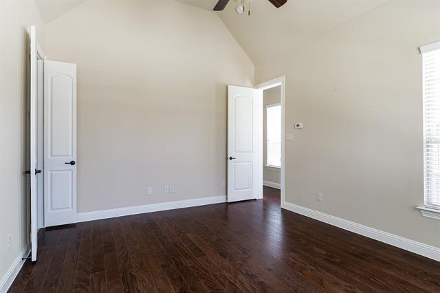 Building Photo - 573 Enfield Dr