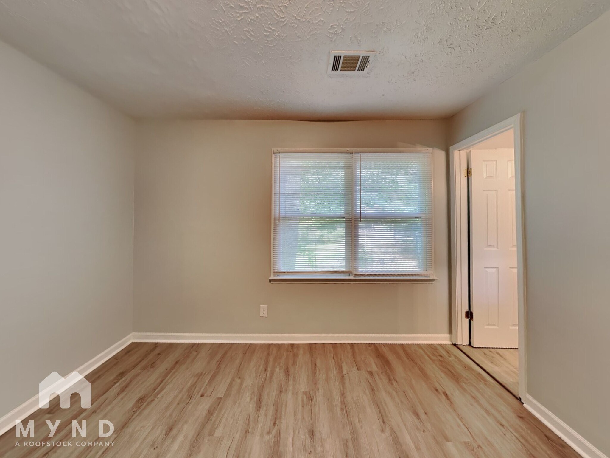 Building Photo - 294 Morris Dr SE