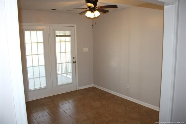 Building Photo - 209 Dolphin Dr