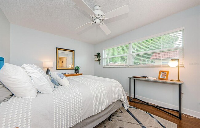 Building Photo - 601 N Hercules Ave