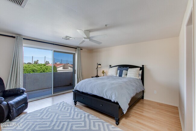 Building Photo - 2647 N Miller Rd