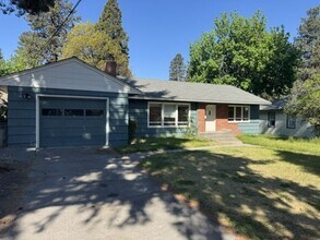 Building Photo - Single level home in Mid Town