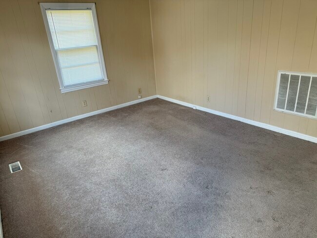 Building Photo - 324 Lake Orange Rd