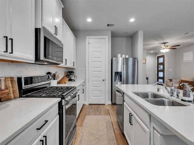 Building Photo - 3118 Cloud Forest Ln