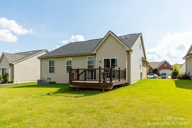 Building Photo - 8389 Ardmoor Dr