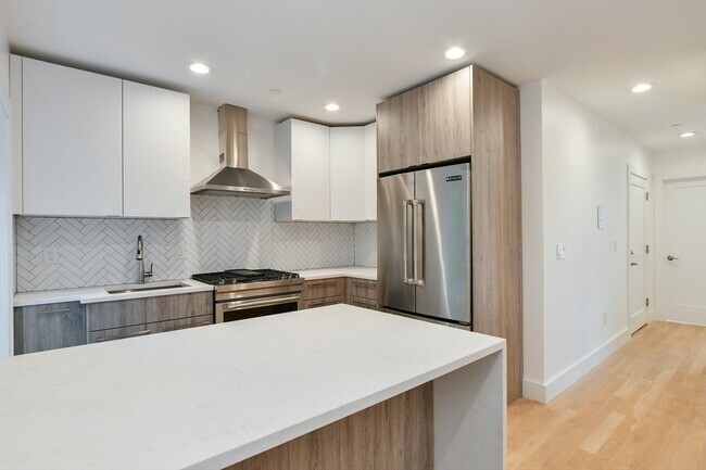 Building Photo - 55 E Springfield St