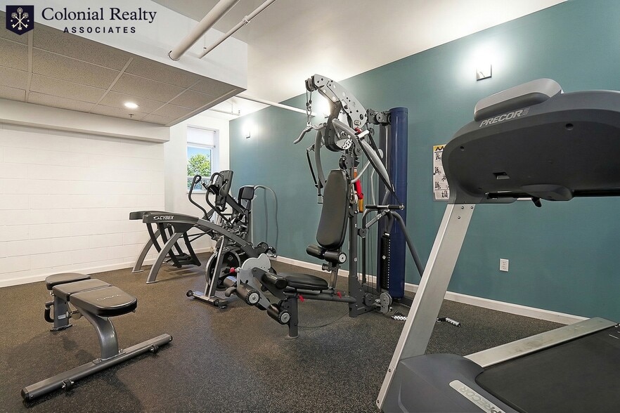 Building Photo - 42 Strathmore Rd