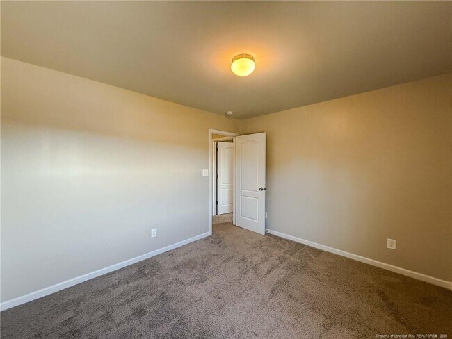 Building Photo - 475 Walters Run Dr