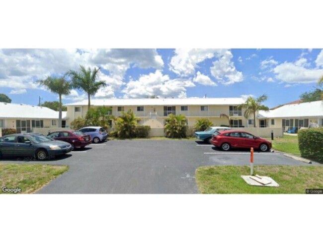 Primary Photo - 2 Bedroom/2 Bath Condo! SW Cape Coral near...