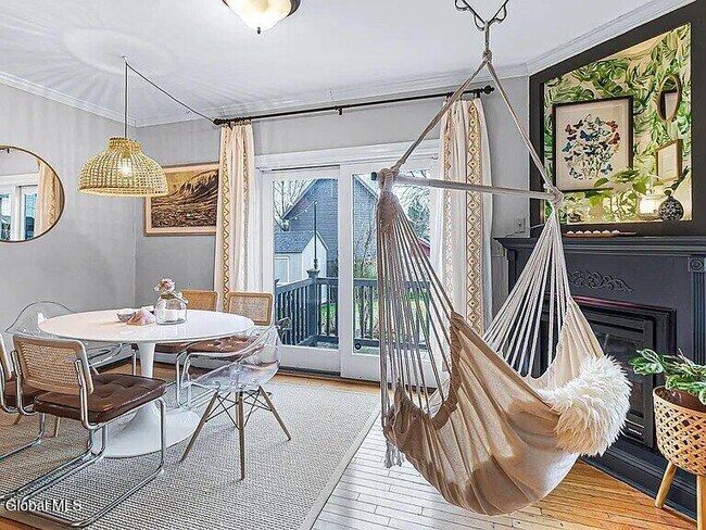 Building Photo - 64 Second St