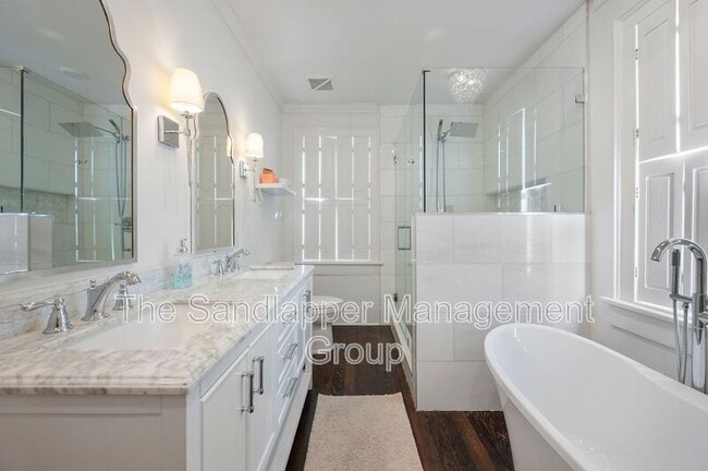 Building Photo - 216 W Carolina Ave