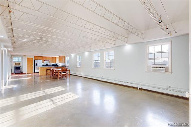 Building Photo - 375 S Navajo St