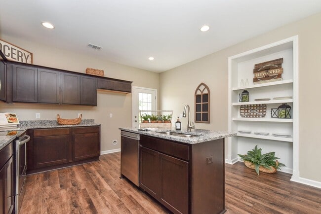 Building Photo - Coming Available!