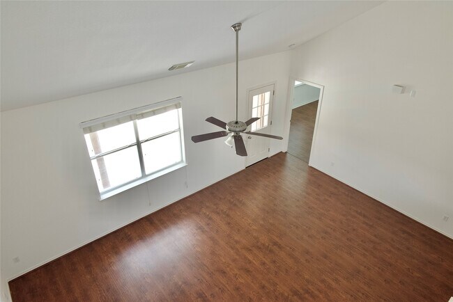 Building Photo - 2023 Creek Run Dr