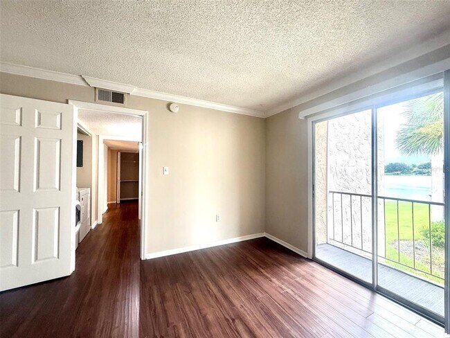 Building Photo - 534 Orange Dr