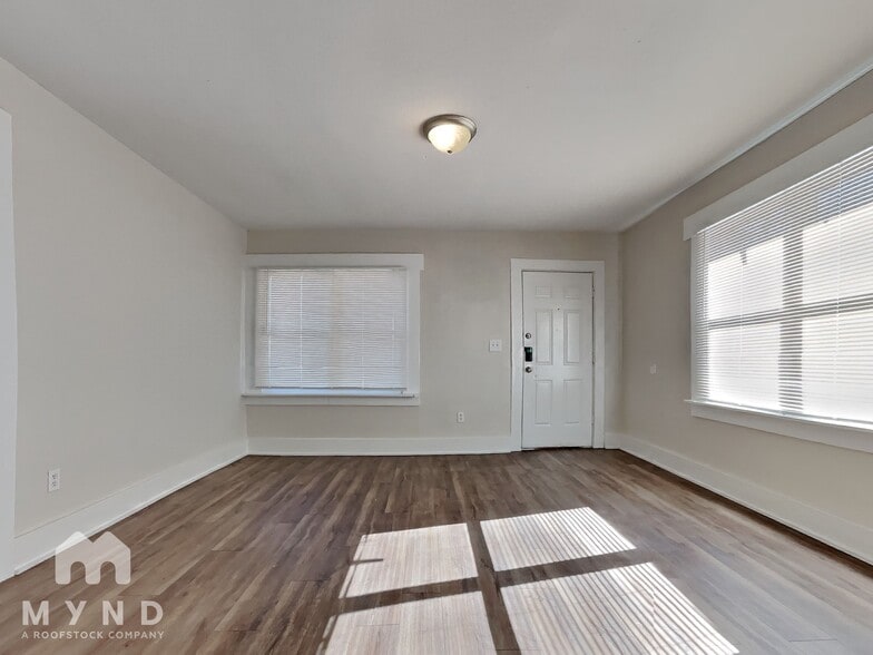 Building Photo - 2208 Avenue U A Ave