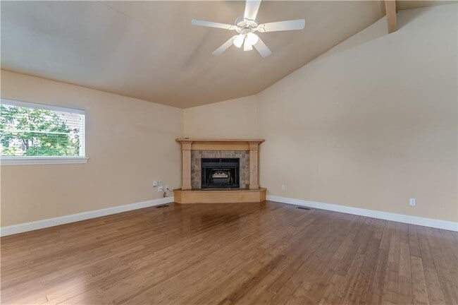 Building Photo - 811 S Riviera Dr
