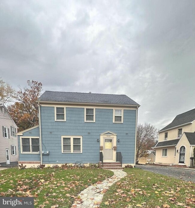 Building Photo - 1009 Parkside Ave.