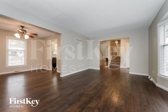 Building Photo - 1300 SW 22nd St