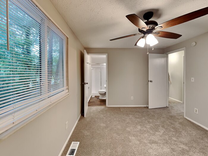 Building Photo - 4784 White Oak Trail