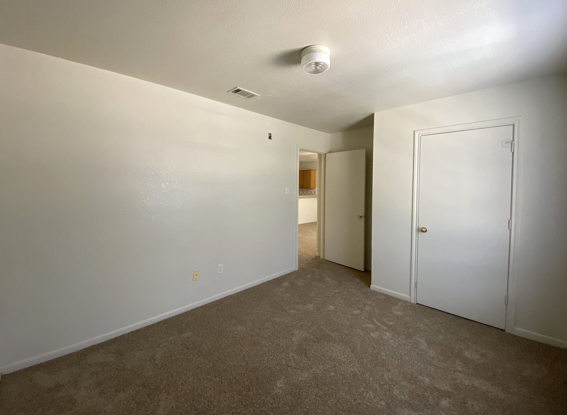 Building Photo - 334 S 40th St