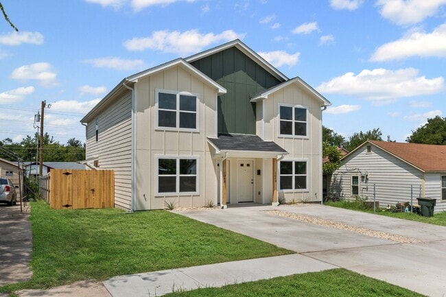 Building Photo - Legacy Homes – Brand New Texas Townhome for Rent!