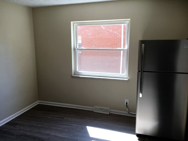 Building Photo - 3201-3205 Norwood St