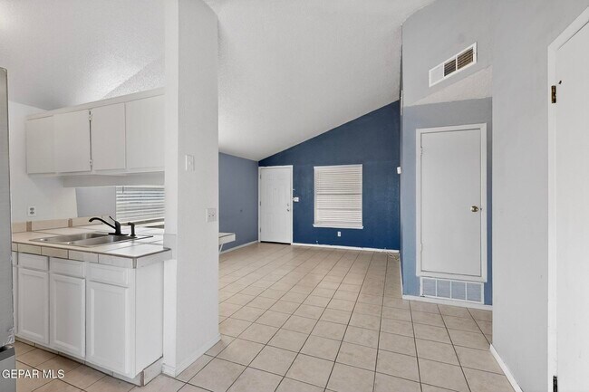 Building Photo - 11455 Sundrop Ct