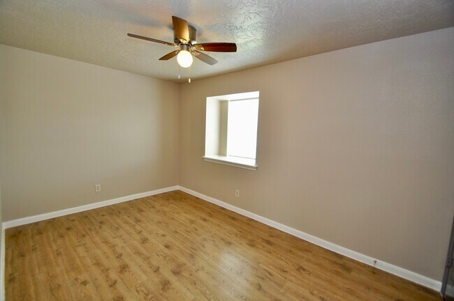 Building Photo - 6822 La Puente Dr