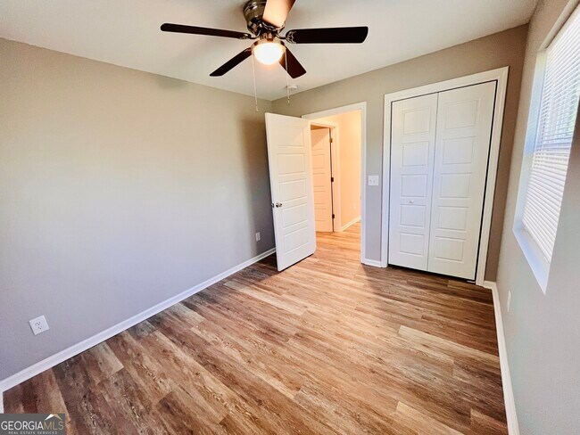 Building Photo - 3329 Burk Dr