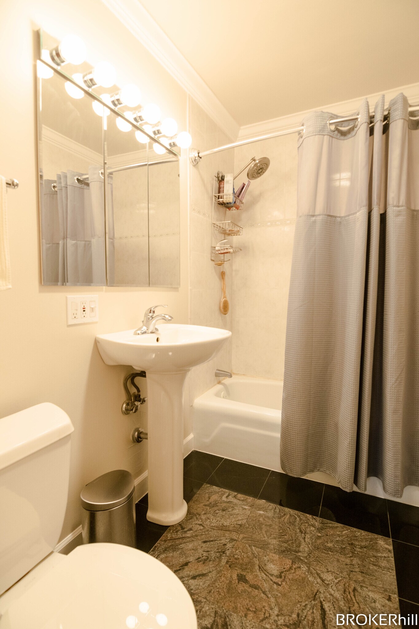 Bathroom - 1340 N Dearborn St