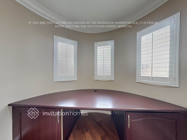 Building Photo - 9203 Bronze River Ave